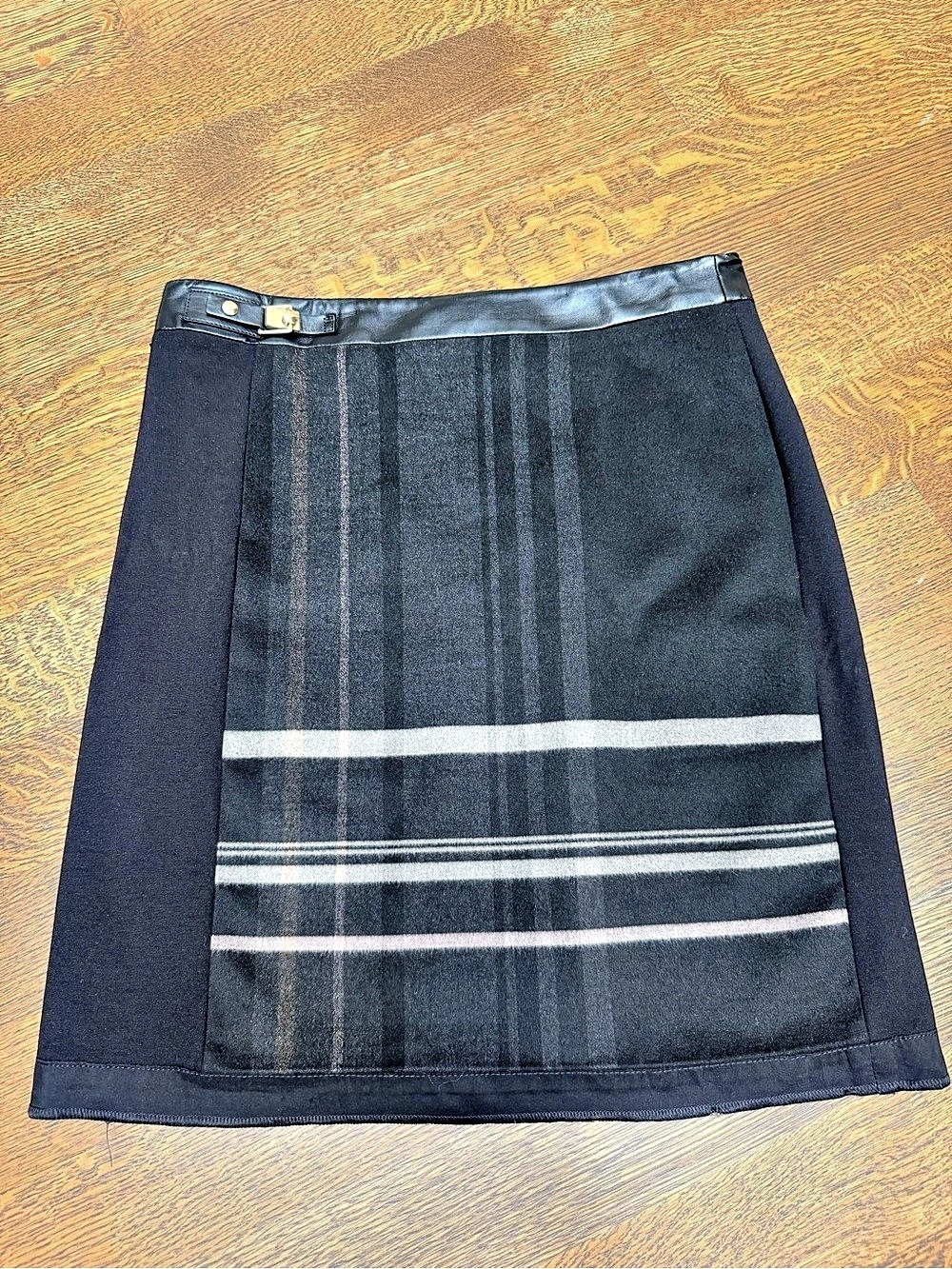 WHITE HOUSE BLACK MARKET Striped Skirt Black & Gray Faux Leather Trim Size 6